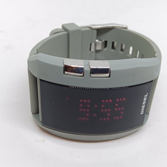 RARE Diesel DZ-7163 Men's 36mm x 48mm Red LED Gray Silicon Watch - Picture 5 of 11